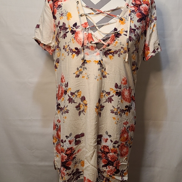 Aakaa Cream & Floral Medium Dress - Picture 3 of 7